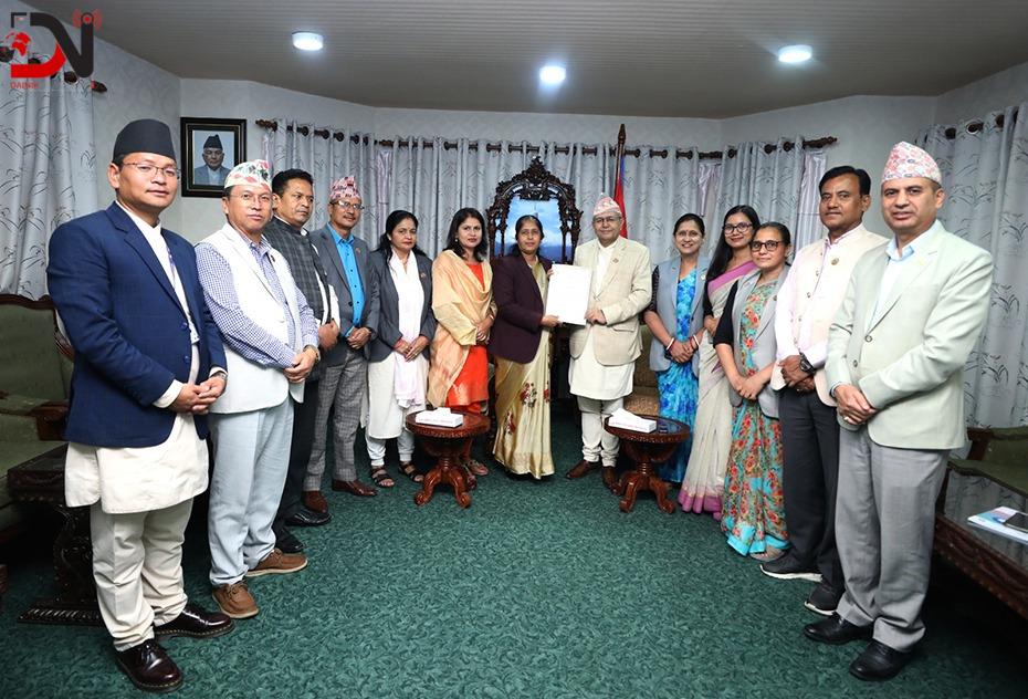 देशमा आजः ८ बजे ८ खबर