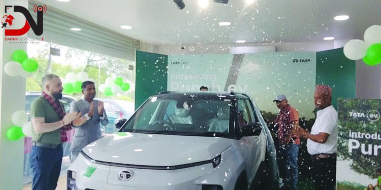 नेपालगन्जमा पन्च इभी लन्च