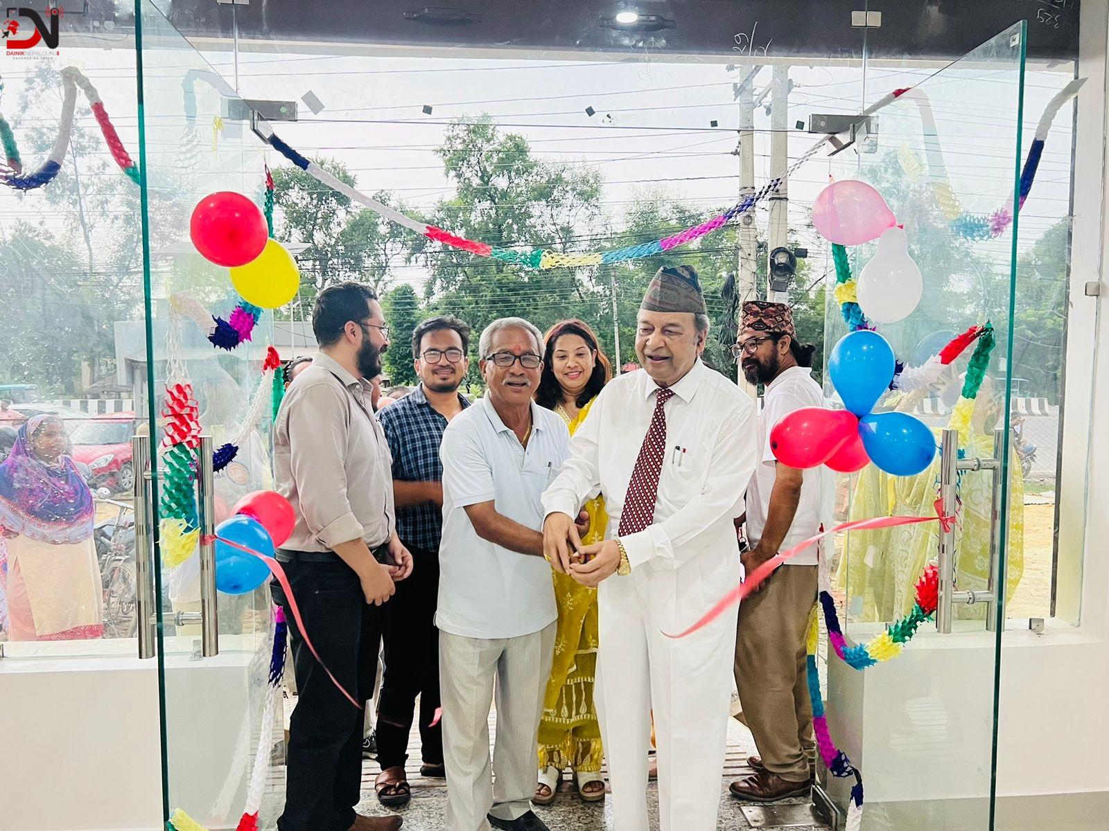 क्लिनिकमा डा. कमर