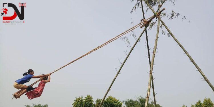 दसैँ आइसक्यो, रित्तो गोजी, रित्तै छ भकारी, परान खाइसक्यो…