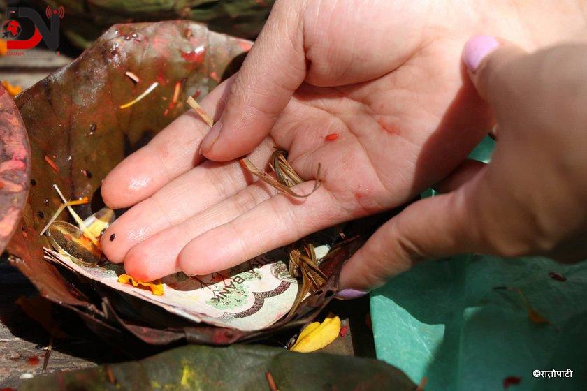 मौन स्नान गरी मनाइयो सोमबारे औँसी