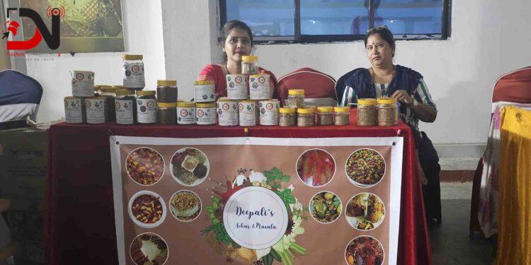 तीज मेलामा महिला उद्यमीका सामग्री प्रबर्द्धन