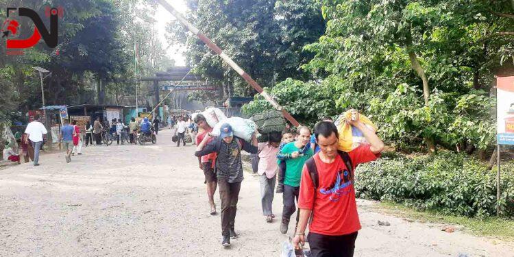 चाडपर्व नजिकिएसँगै घर फर्कंदै नेपाली