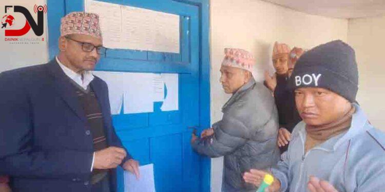 नौ महिनादेखि वडाध्यक्षविहीन वडा कार्यालयमा ताला