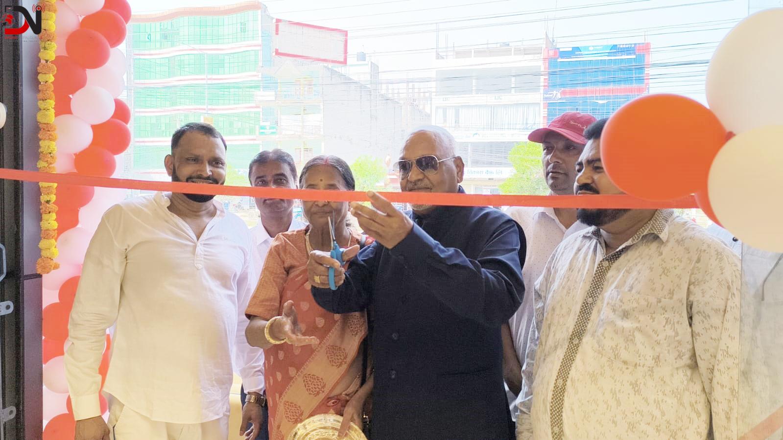 सुर्खेतरोडमा गहना शो रुम