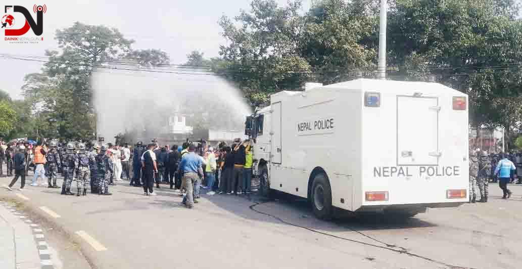 पोखरामा प्रदर्शनकारीले निषेधाज्ञा तोड्न खोज्दा तनाव