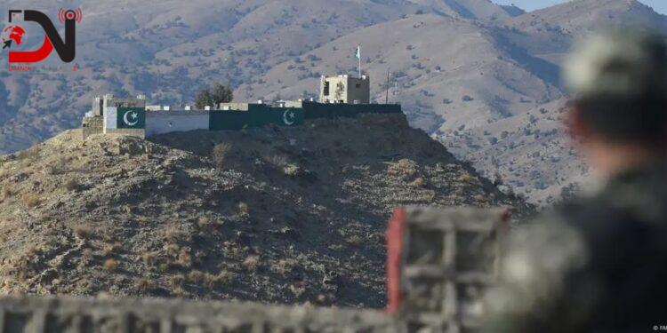 पाकिस्तानी तालिबानको आक्रमणमा परी १० जना प्रहरीको मृत्यु