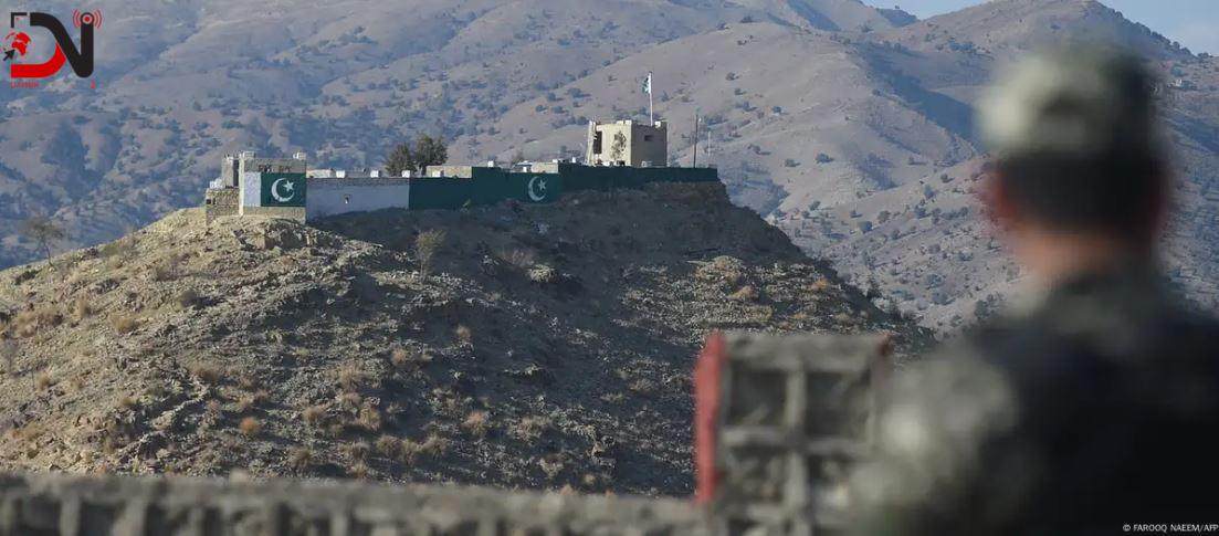 पाकिस्तानी तालिबानको आक्रमणमा परी १० जना प्रहरीको मृत्यु