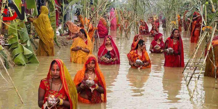 उदाउँदो सूर्यलाई अर्घ्य अर्पणसँगै छठ सम्पन्न