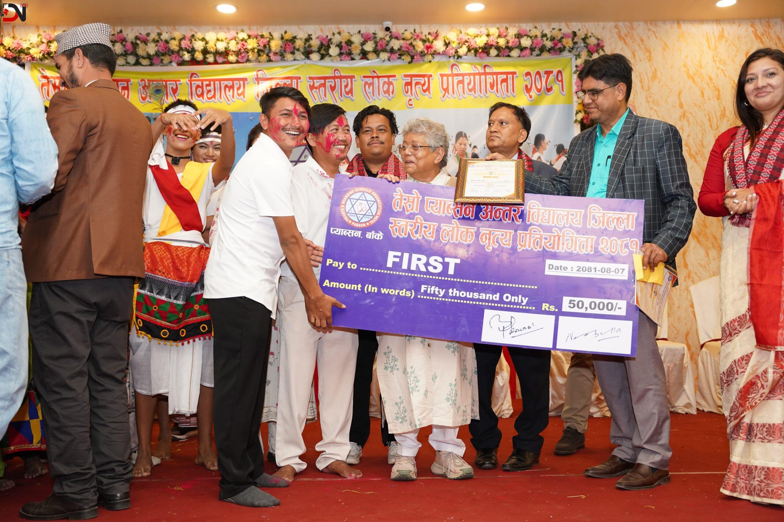 लोक नृत्यमा एञ्जल्स प्रथम