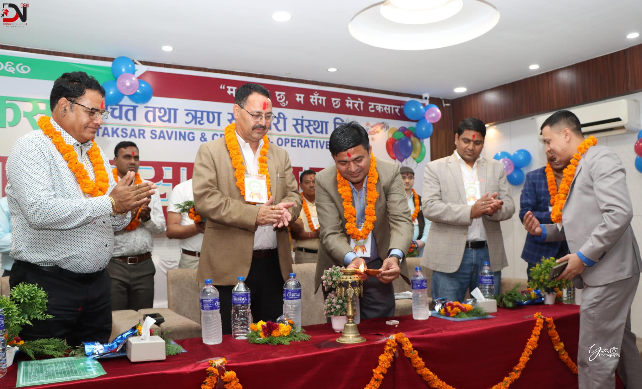 कारोबार अर्ब पुर्याउँदै टकसार