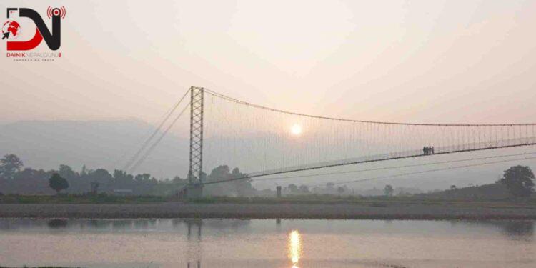 पर्यटकीय गन्तव्य बन्दै सरुवाडाँडाको झोलुङ्गे पुल