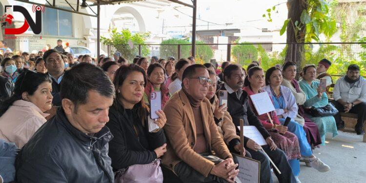 अस्पताल भित्रै नाराबाजी र प्रदर्शन