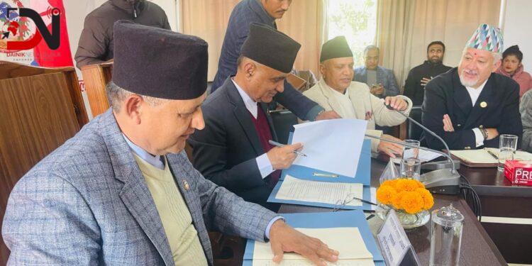 लुम्बिनी र कर्णाली प्रदेशका मुख्यमन्त्रीकाे विचमा १९ बुदे साझा प्रतिबद्धता