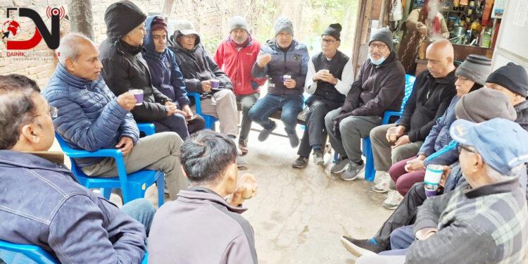 क्रिकेट खेल मैदानमा चासो