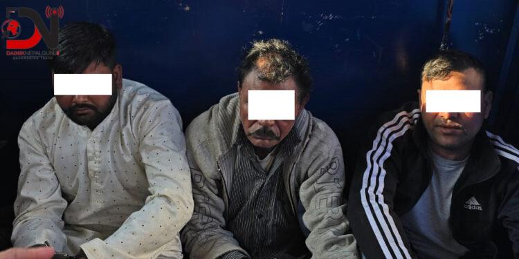 ब्राउन सुगर सहित तीन पक्राउ