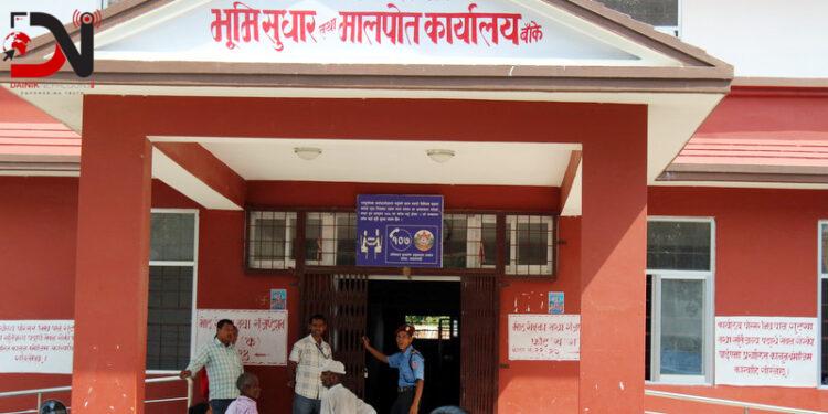 अनाधिकृत हाबी हुँदा हैरान ‘लेखापढी’