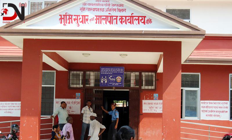 अनाधिकृत हाबी हुँदा हैरान ‘लेखापढी’