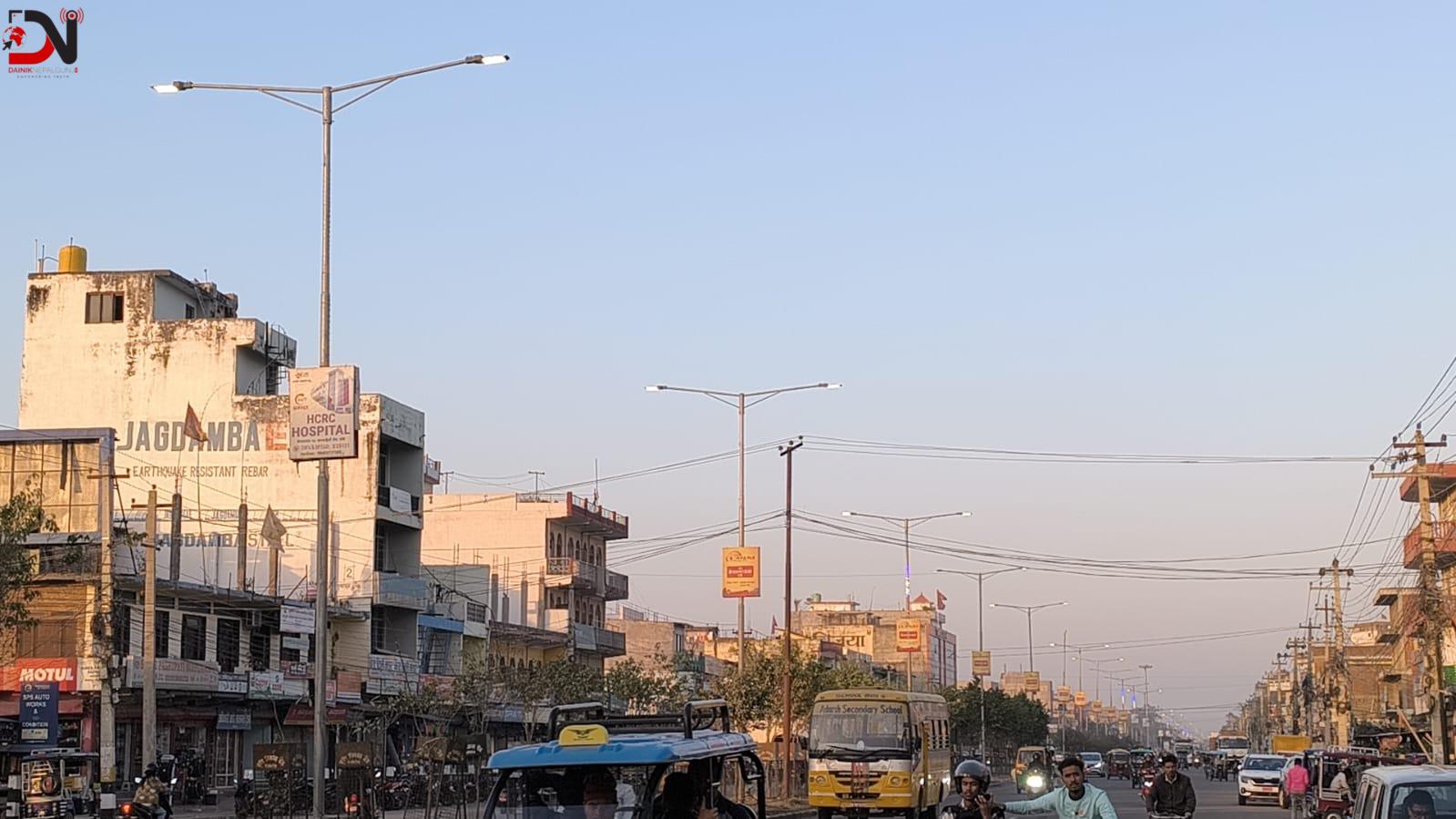 सडक बत्ती कसले निभाउने ?