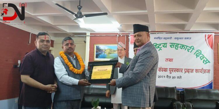 सहकारीहरू अनिवार्य रूपमा उत्पादनसँग जोडिनुपर्छ : मुख्यमन्त्री आचार्य