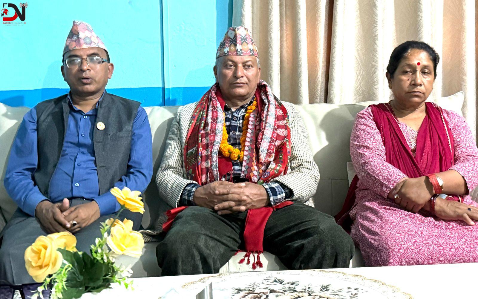 सरकार विरुद्ध भ्रम फैलाइँदैछ : मन्त्री अधिकारी