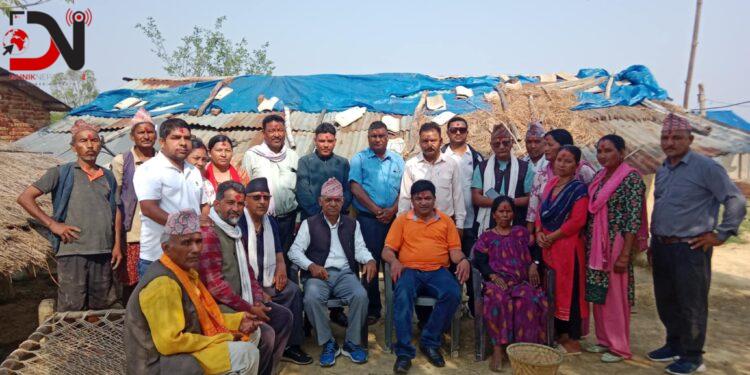 रुपीलाई नयाँ घर बनाईदिँदै एमाले