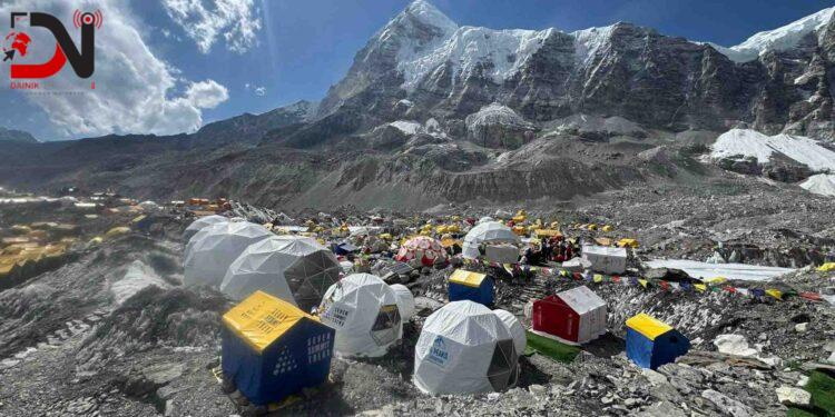 आरोहीको भीडले गुलजार छ सगरमाथा आधारशिविर