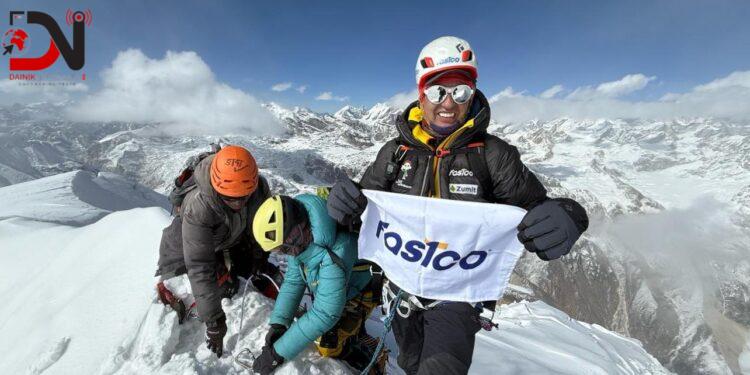 ताप्लेजुङका हिमालका चुचुरामा मानव पाइला पुग्दै