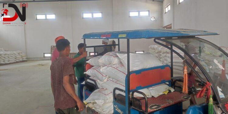 किसानलाई अनुदानमा धानको बीउ वितरण