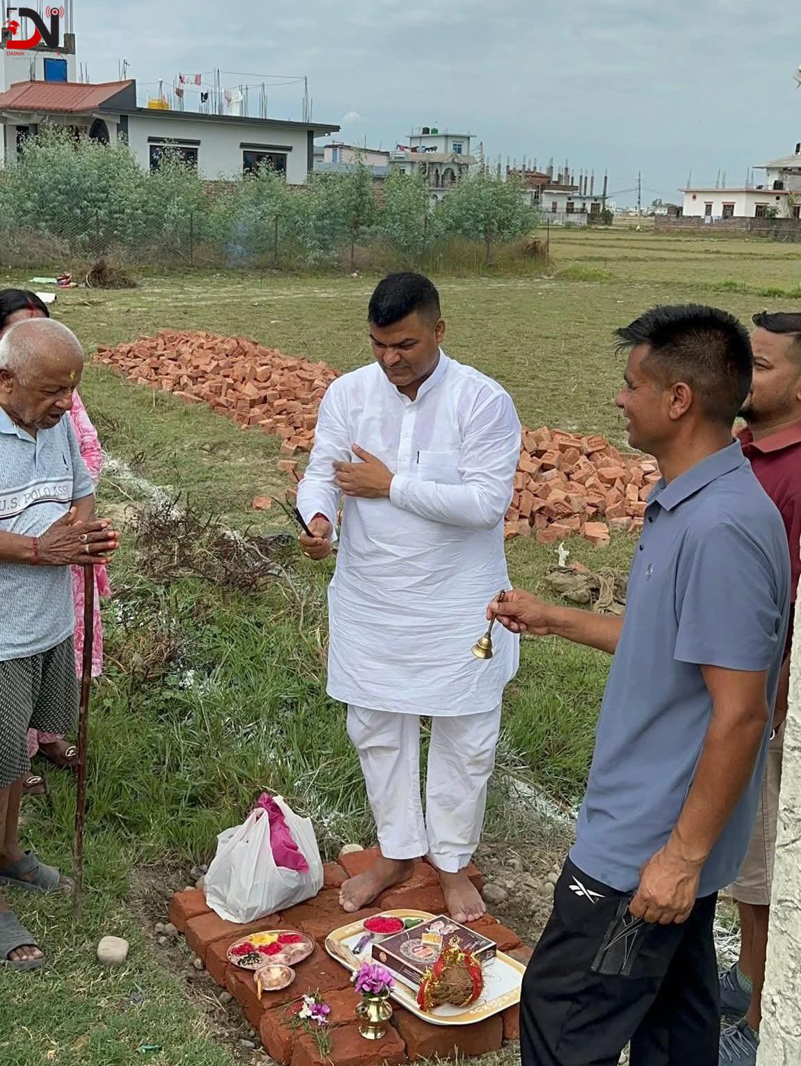 कारकाँदोमा सडक स्तरोन्नतीको शिलान्यास