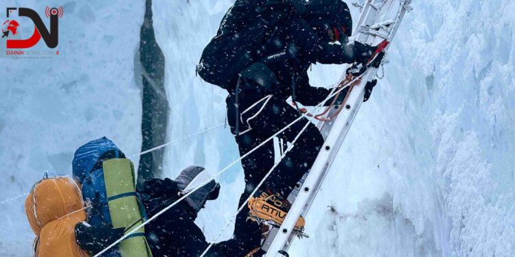 सुरुभयो यसवर्षको सर्वोच्च शिखर आरोहणः ४२१ चुचुरो चुम्ने प्रतिक्षामा