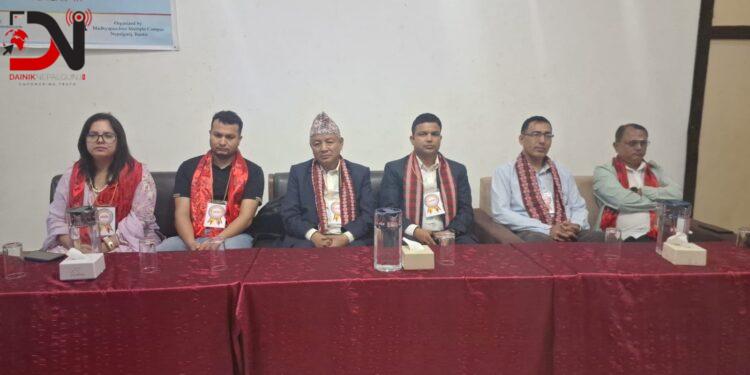 सुचना र प्रविधिलाई ग्रहण गरौ