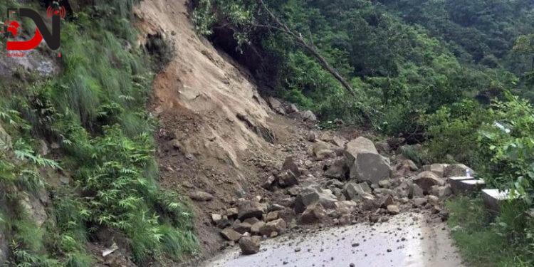 छ स्थानमा राजमार्ग अवरुद्ध, चार ठाउँमा एकतर्फी यातायात सञ्चालन