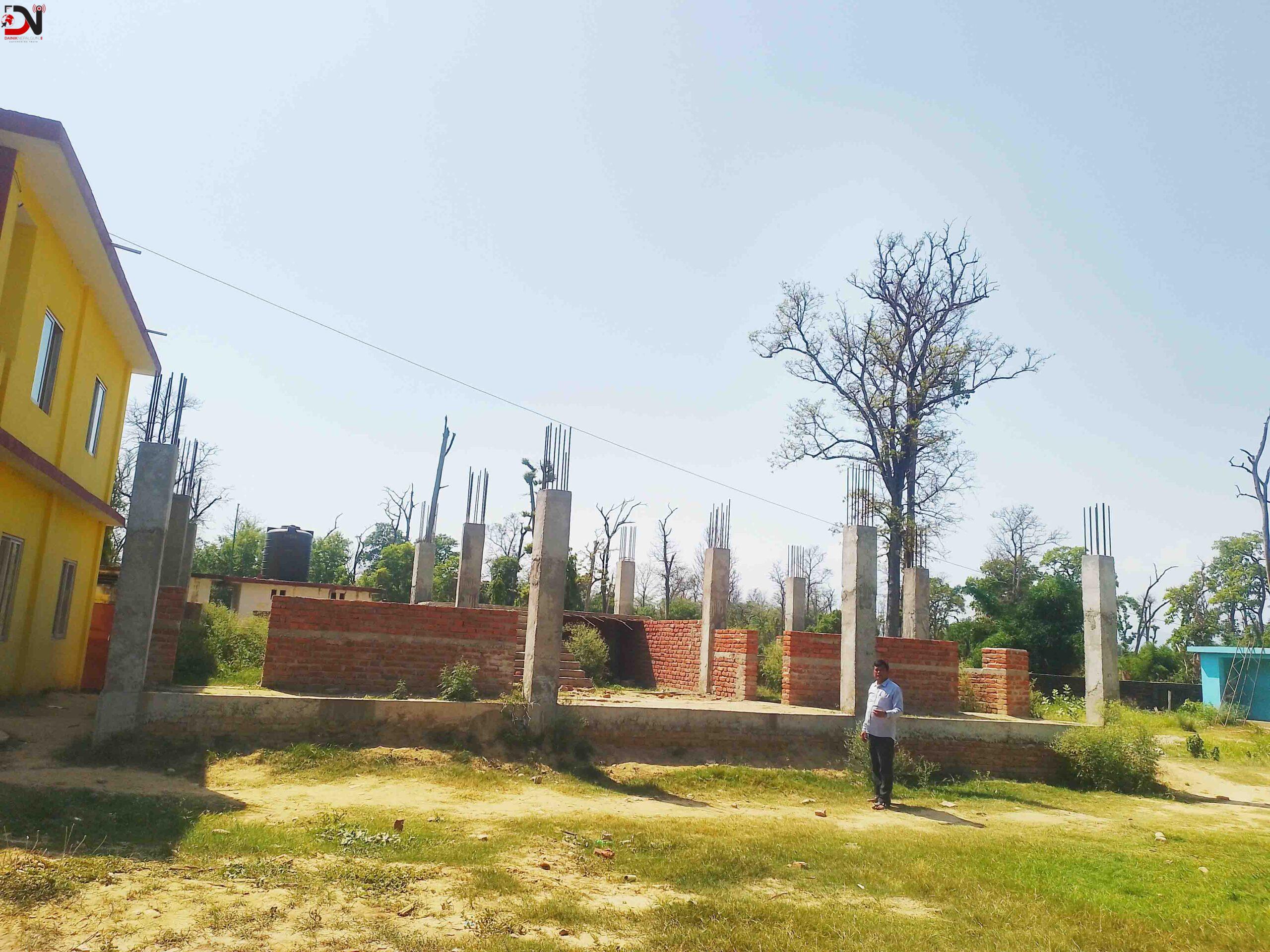 बजेट अभावमा विद्यालय भवन अधुरो