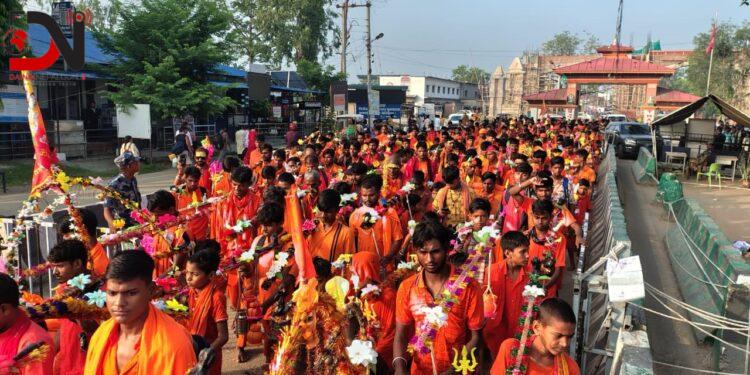 तीन हजार भारतीय भक्तजनले चढाए बागेश्वरीमा जल