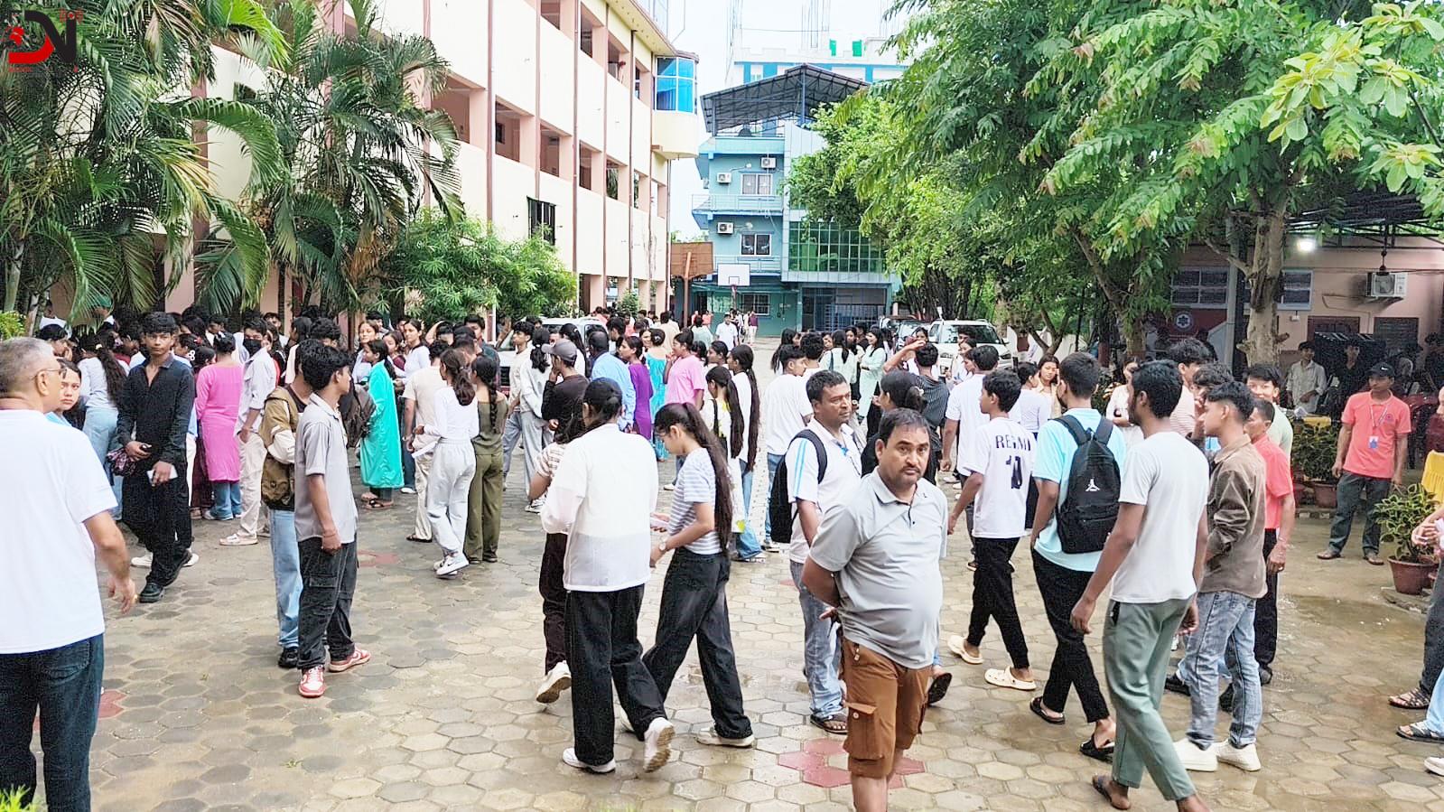 आदर्शमा विद्यार्थी ‘भर्ना उत्सव’, पाँच सयबढीले दिए ‘इन्ट्रान्स’