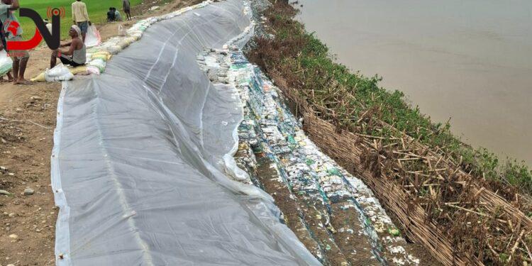 राप्ती नदीमा आपत्कालीन तटबन्ध निर्माण