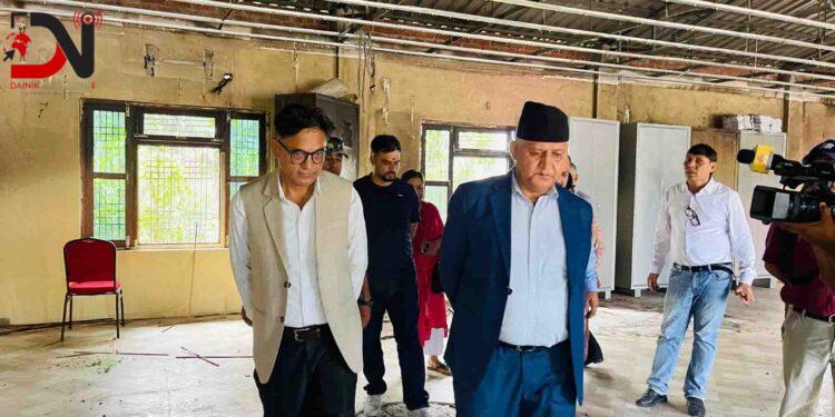 बाँकेमा प्रभावित कार्यालयहरुको अनुगमनमा मुख्यमन्त्री आचार्य