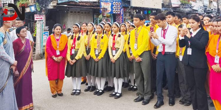 सहिदलाई दिए विद्यार्थीले श्रद्धाञ्जली