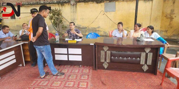 अस्थायी रुपमा सेवा दिँदै नेपालगञ्जका क्षतिग्रस्त कार्यालय