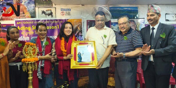 अभिनयमा चम्किएकी नबिना, सेवामा जोडिँदै