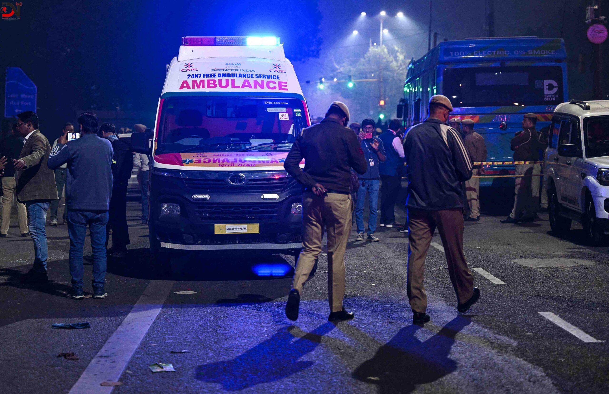 दिल्लीमा मेट्रो स्टेसन नजिकै विस्फोट, आठ जनाको मृत्यु