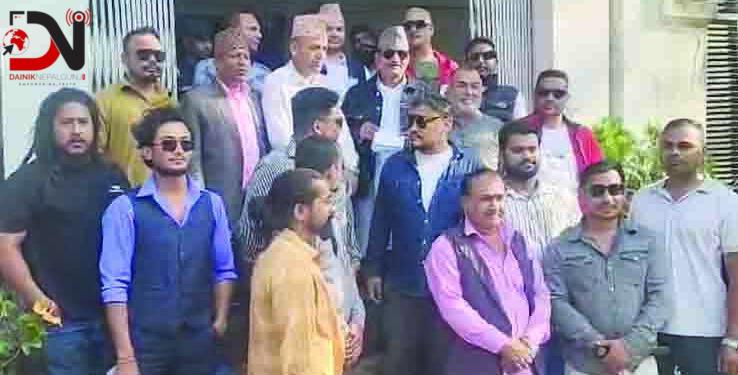 राजा वीरेन्द्रको शालिक पुनस्र्थापना गर्न माग