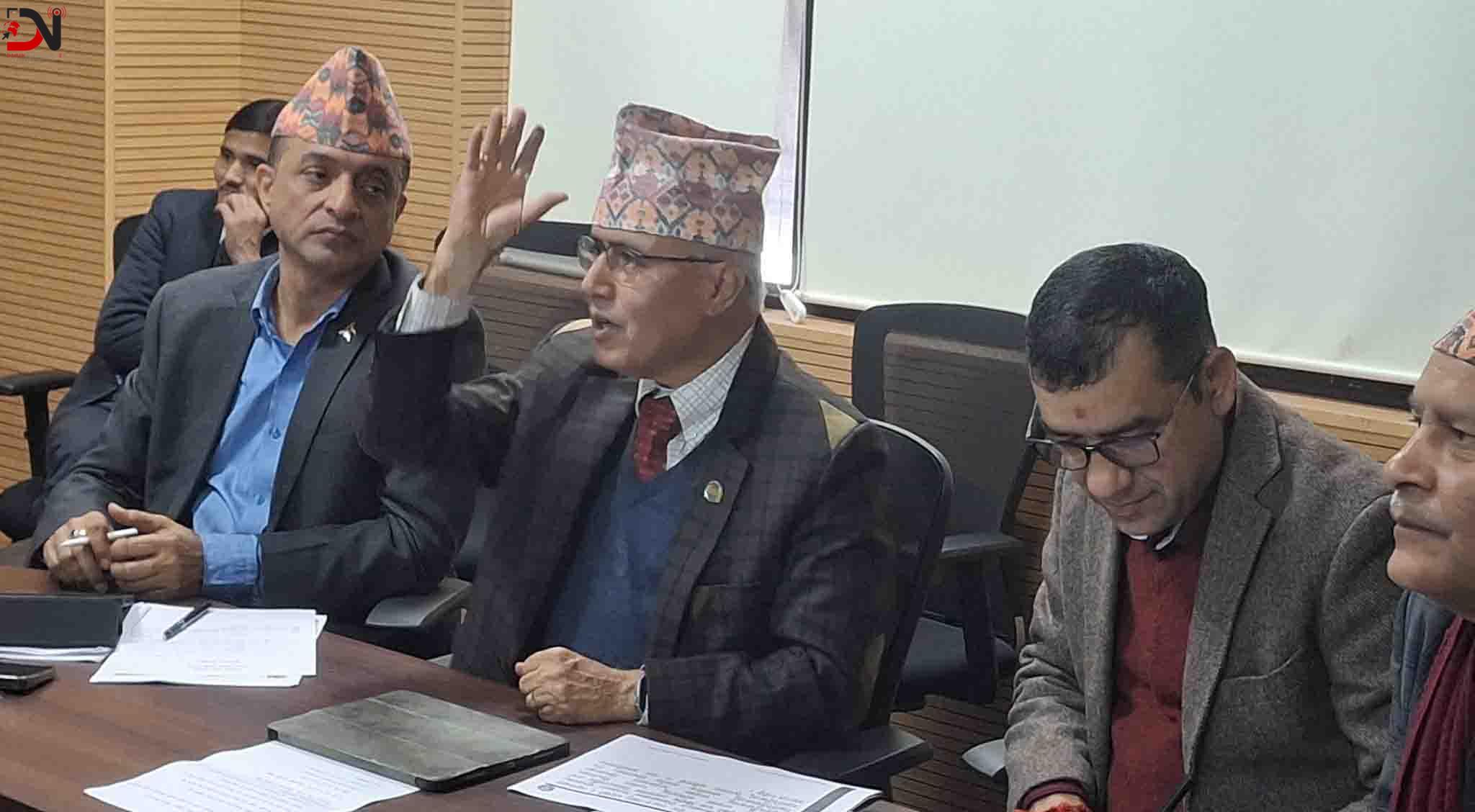 सरकारले निर्वाचन गर्ने लगायत तीन कार्यभारसहित काम गरिरहेको छः अर्थमन्त्री खनाल