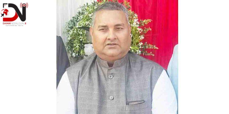 एमालेले अघि सार्यो अब्दुल करिम खाँ