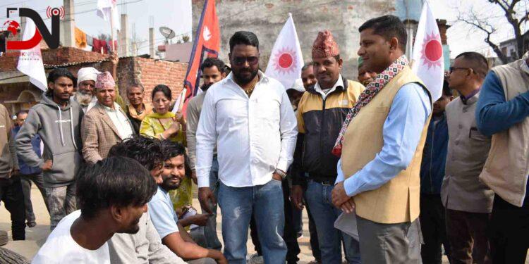 मतदाताका घरघर पुग्दै इश्तियाक राई