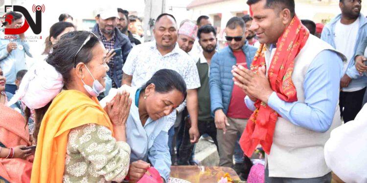 वडा नं १ मा इश्तियाक राईको घरदैलो र कोण सभा