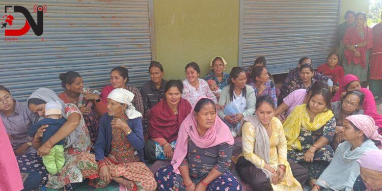 इश्तियाक राईलाई भूमिहिन र सुकुम्बासीको साथ