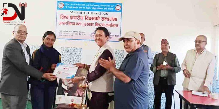 निबन्ध प्रतियोगितामा होलिल्याण्डकी छात्रा प्रथम