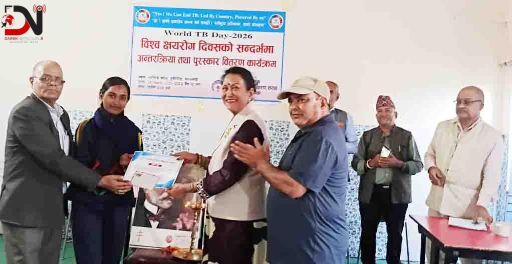 निबन्ध प्रतियोगितामा होलिल्याण्डकी छात्रा प्रथम